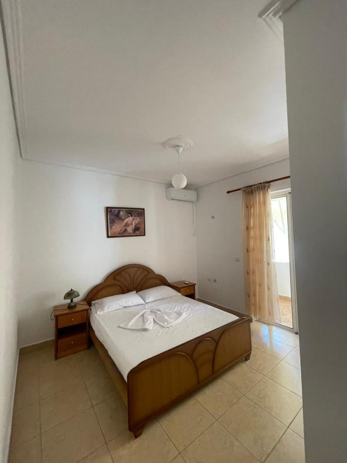 Kristo Apartament, Apartament