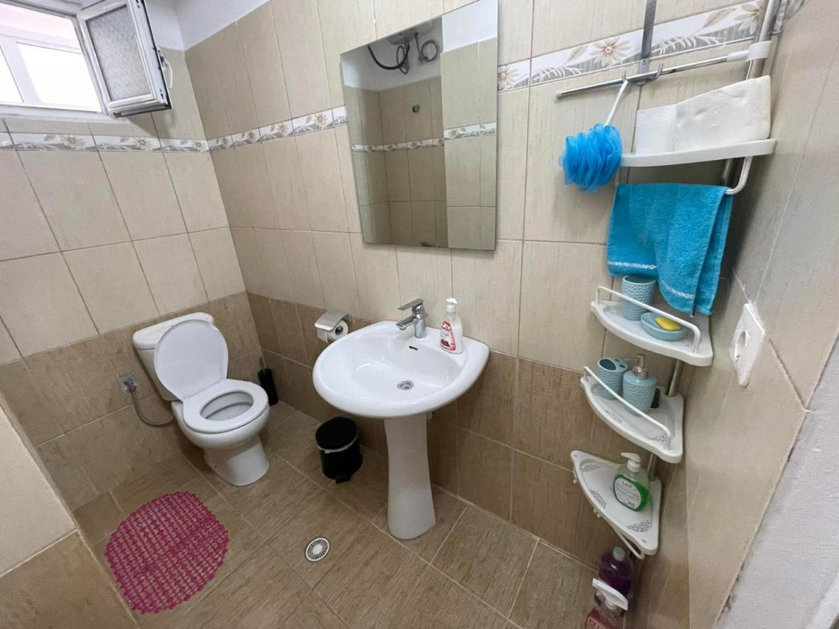Kristo Apartament, Apartament