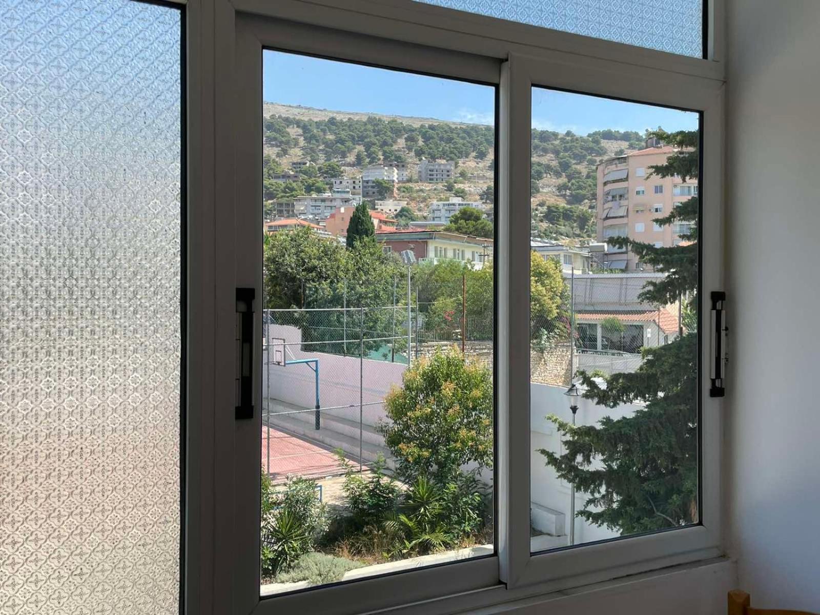 Kristo Apartament, Apartament